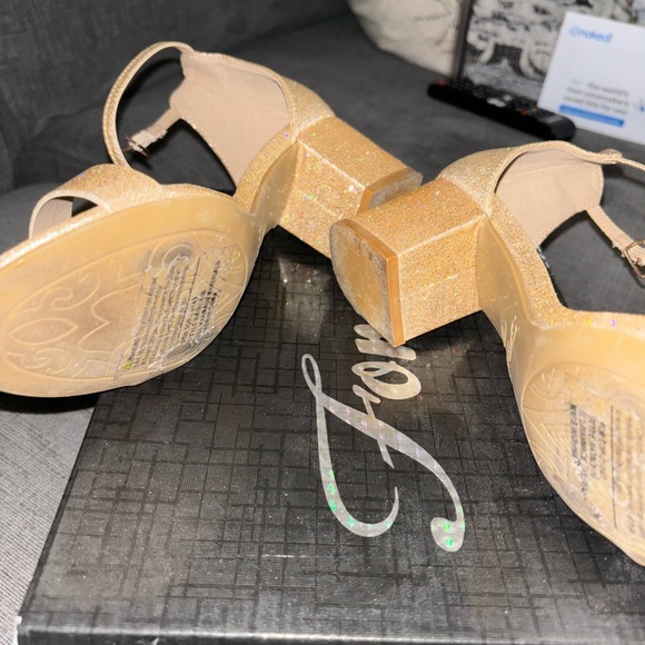 Champagne glitter 2” block heels women’s size 7 - Picture 3 of 7